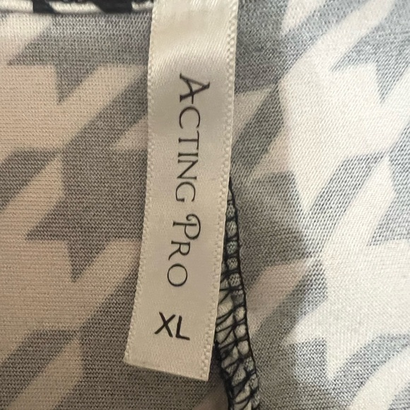 𝐇𝐨𝐮𝐧𝐝𝐬𝐭𝐨𝐨𝐭𝐡 𝐓𝐨𝐩 𝐚𝐧𝐝 𝐒𝐤𝐢𝐫𝐭 𝐁𝐮𝐧𝐝𝐥𝐞🥳 - Picture 3 of 7